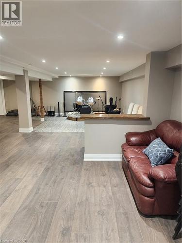 2019 Dundas Street, Burlington, ON - Indoor