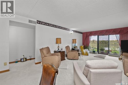 1B 516 River Street E, Prince Albert, SK - Indoor