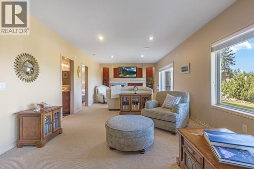 Lower level family room - 610 Arrowleaf Lane, Kelowna, BC - Indoor Photo Showing Living Room