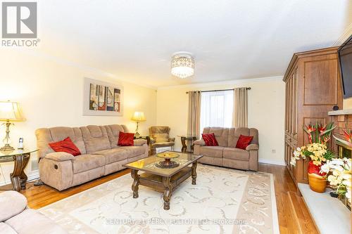 23 Leah Crescent, Ajax, ON - Indoor Photo Showing Living Room