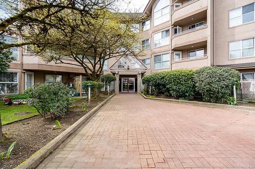 312 7435 121A STREET  Surrey, BC V3W 0W8