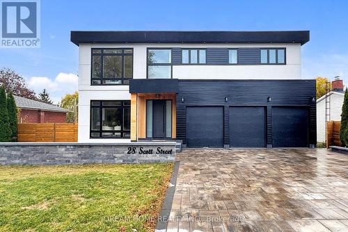 28 SCOTT STREET  Whitby, ON L1N 3L1