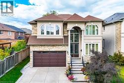 9 LORUPE Court Hamilton, ON L9G 0B4