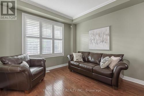 17 Hawkridge Trail, Brampton, ON - Indoor Photo Showing Living Room
