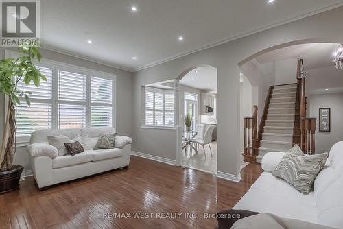 17 Hawkridge Trail, Brampton, ON - Indoor Photo Showing Living Room