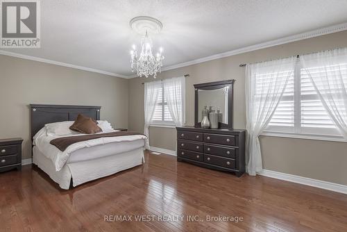 17 Hawkridge Trail, Brampton, ON - Indoor Photo Showing Bedroom