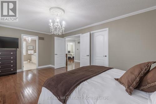 17 Hawkridge Trail, Brampton, ON - Indoor Photo Showing Bedroom