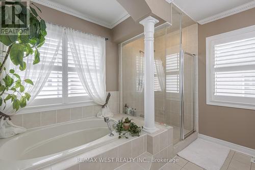 17 Hawkridge Trail, Brampton, ON - Indoor Photo Showing Bathroom