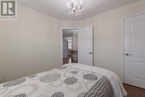 17 Hawkridge Trail, Brampton, ON - Indoor Photo Showing Bedroom