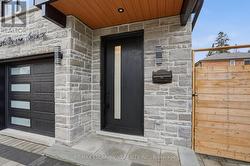 10A BENSON AVENUE  Mississauga, ON L5H 2P2