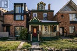 25 HELENA AVENUE Toronto, ON M6G 2H3