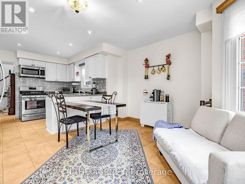 146 Crosby Avenue, Richmond Hill, ON - Indoor