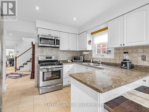 146 Crosby Avenue, Richmond Hill, ON - Indoor Photo Showing Kitchen With Double Sink