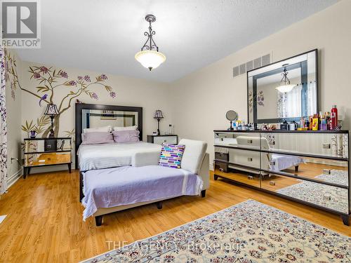 146 Crosby Avenue, Richmond Hill, ON - Indoor Photo Showing Bedroom
