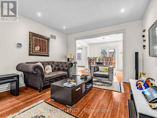 146 Crosby Avenue, Richmond Hill, ON - Indoor Photo Showing Living Room