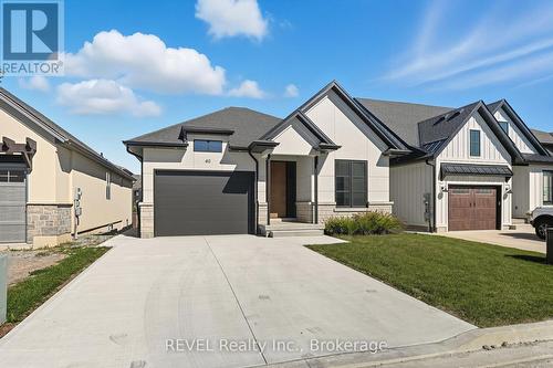 40 IVY CRESCENT  Thorold (Confederation Heights), ON L2V 0J9