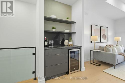 40 Ivy Crescent, Thorold (Confederation Heights), ON - Indoor