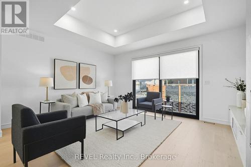 40 Ivy Crescent, Thorold (Confederation Heights), ON - Indoor Photo Showing Living Room