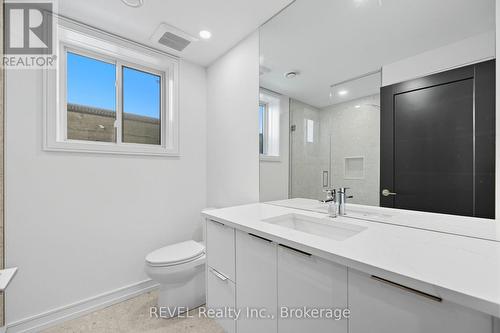 40 Ivy Crescent, Thorold (Confederation Heights), ON - Indoor Photo Showing Bathroom