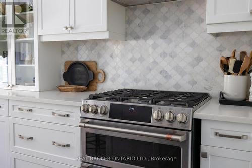 19 Cheslock Crescent, Oro-Medonte, ON - Indoor Photo Showing Kitchen