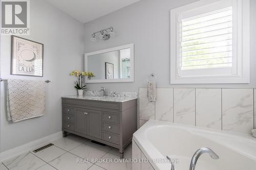 19 Cheslock Crescent, Oro-Medonte, ON - Indoor Photo Showing Bathroom