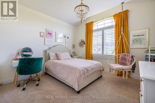 19 Cheslock Crescent, Oro-Medonte, ON - Indoor Photo Showing Bedroom
