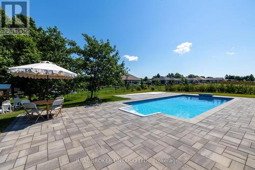 19 Cheslock Crescent, Oro-Medonte, ON - Outdoor With In Ground Pool With Backyard