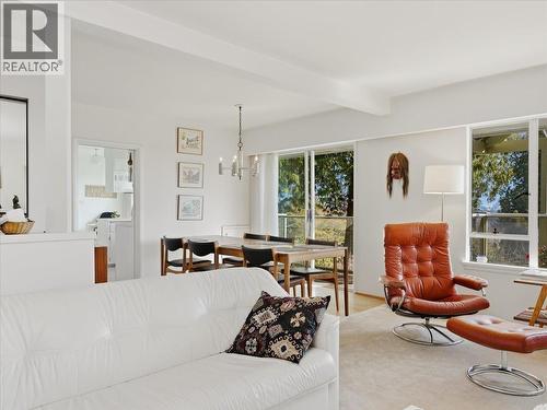 1430 Nelson Avenue, West Vancouver, BC - Indoor Photo Showing Living Room