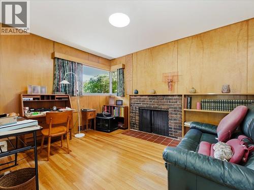 1430 Nelson Avenue, West Vancouver, BC - Indoor Photo Showing Living Room With Fireplace