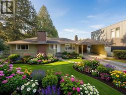 1430 NELSON AVENUE West Vancouver, BC V7T 2G8