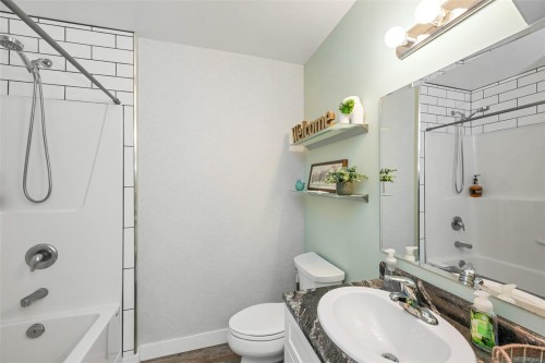 111-689 Hoffman Ave, Langford, BC - Indoor Photo Showing Bathroom