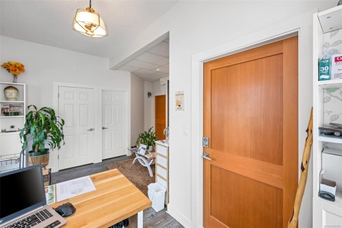 111-689 Hoffman Ave, Langford, BC - Indoor Photo Showing Other Room