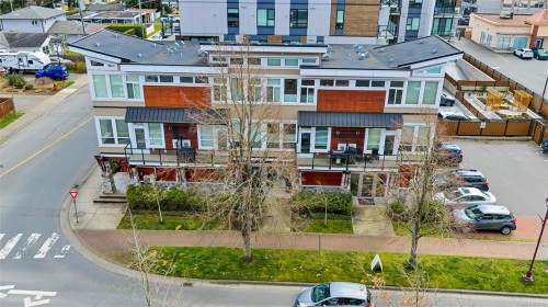 111-689 Hoffman Ave, Langford, BC - Outdoor