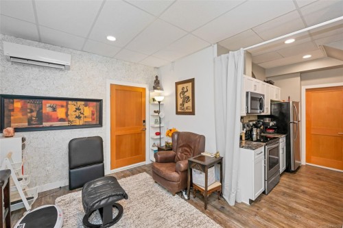 111-689 Hoffman Ave, Langford, BC - Indoor
