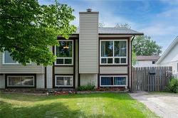 78 Lake Village RD  Winnipeg, MB R3T 4M8