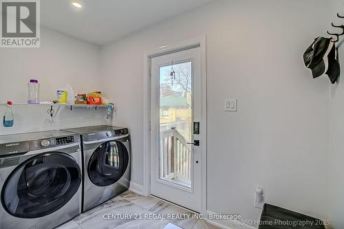 17 Electro Road, Toronto, ON - Indoor Photo Showing Laundry Room