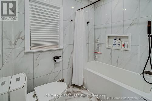 17 Electro Road, Toronto, ON - Indoor Photo Showing Bathroom