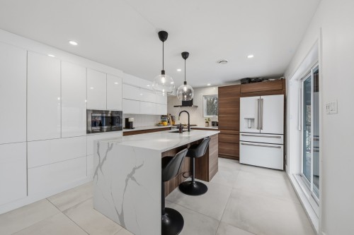 Cuisine - 4556 Ch. Salaberry, Carignan, QC - Indoor Photo Showing Kitchen With Upgraded Kitchen