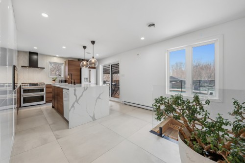 Cuisine - 4556 Ch. Salaberry, Carignan, QC - Indoor Photo Showing Kitchen