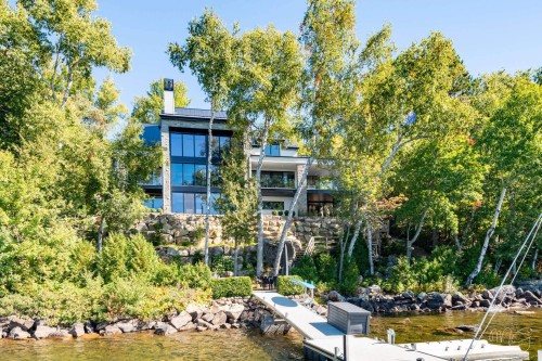 Face arrière - 140 Ch. Hunter, Saint-Hippolyte, QC - Outdoor With Body Of Water