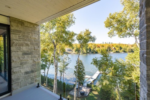 Chambre à coucher principale - 140 Ch. Hunter, Saint-Hippolyte, QC - Outdoor With View