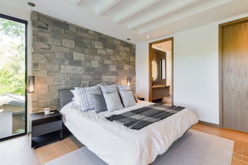 Chambre à coucher principale - 140 Ch. Hunter, Saint-Hippolyte, QC - Indoor Photo Showing Bedroom