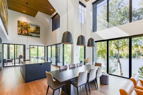 Salle à manger - 140 Ch. Hunter, Saint-Hippolyte, QC - Indoor Photo Showing Dining Room