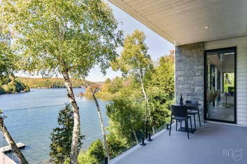 Balcon - 140 Ch. Hunter, Saint-Hippolyte, QC - Outdoor With Body Of Water