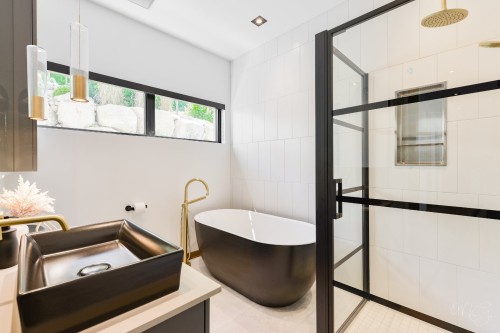 Salle de bains - 140 Ch. Hunter, Saint-Hippolyte, QC - Indoor Photo Showing Kitchen