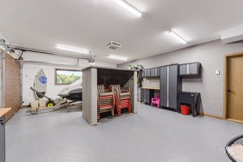 Garage - 140 Ch. Hunter, Saint-Hippolyte, QC - Indoor Photo Showing Other Room