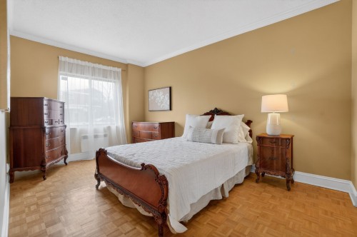 Bedroom - 114-450 Rue St-Georges, Saint-Lambert, QC - Indoor Photo Showing Bedroom