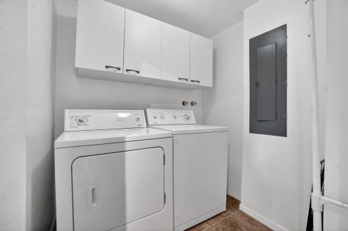 Laundry - 114-450 Rue St-Georges, Saint-Lambert, QC - Indoor Photo Showing Laundry Room