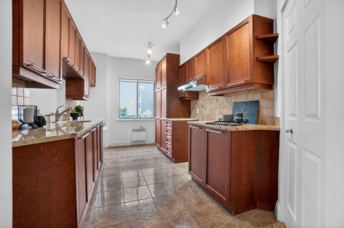 Kitchen - 114-450 Rue St-Georges, Saint-Lambert, QC - Indoor Photo Showing Kitchen