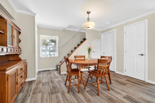 Salle à manger - 52 Rue Principale, Saint-Adalbert, QC 